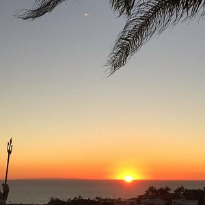 Where do you live? ________ ☀️ #kiana #kianatom #sunset #relax #nature #peace #inspire #instagood #beauty #love #happy #happiness #positive Kiana links: Egym.kiana.com - > No initiation fee! $100 savings! Access LIVE online classes and training sessions! Rebroadcasts! 100's of videos! Get instant access! Learn my secrets to fat loss and muscle strength. My Snap Chat is now LIVE! Evidently Instagram, Twitter and Facebook aren't enough anymore. Follow My new Snapchat for exclusive footage, candid 