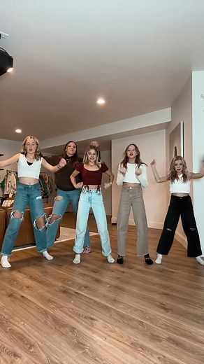 Slaying the dance floor with them 🔥💃 #DanceGoals #theleroys #reeseleroy ##friendshipgoals #squadgoals | The LeRoy's