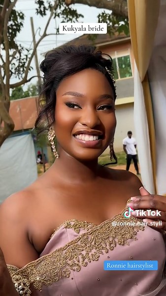 Ronnie hair stylist on TikTok