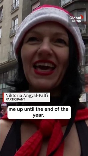 Half-naked Santas brave cold in Hungary for charity run