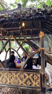 61K views · 211 reactions | MAKAN SEBLAK VIEW ALAM GAJEBO ‼️ baru kali ini kulineran seblak view nya sejuk banget, dengan parkiran luas dan sambil makan digajebo. Harus wajib mampir ke sini dah. • •  Seblak kedai racing 114 Ds dangdeur, cibungur bungursari, jl alternatif BIC cikopak purwakarta / google map seblak racing. ⏱ Buka jam 10.00 - 18.00.  Harga mulai darin 500 - 10K.  Ratting 9.5 / 10. ✅ Halal . | Perut cacing | Facebook