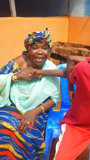 la mère me Wanda 🙆‍♀️😂😂 moi je ne rien compris de ce que elle rencontre 😂😂😂 bref merci meiganga pour invitation #meiganga #ngaoundere #Garoua #camerountiktok🇨🇲 #viralreels
