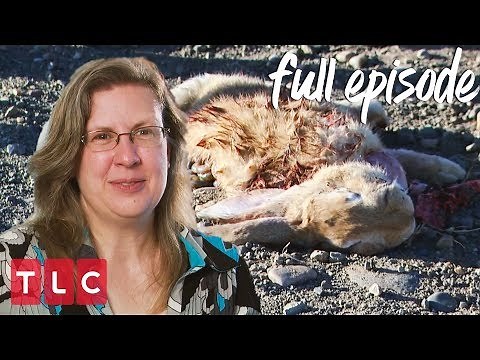 Vickie Serves Roadkill for Dinner! | Extreme Cheapskates (Full Episode)