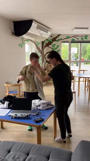 Filmproduktion om familiesituationer i 1940-1960’erne, quiz om gamle brugsting og lege fra vores bedsteforældres barndom #svfriskole #stadilvedersø #stadilvedersøfriskole #SVF #gamledage #emneuge | Stadil-Vedersø Friskole, Børnehus og Vuggestue