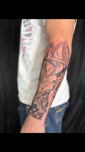Deer skull gap filler. #deerskull #deerhunting #deadhead #arizonatattoo #arizonatattooartist #arizonatattooshop | Tattoos by Brewer