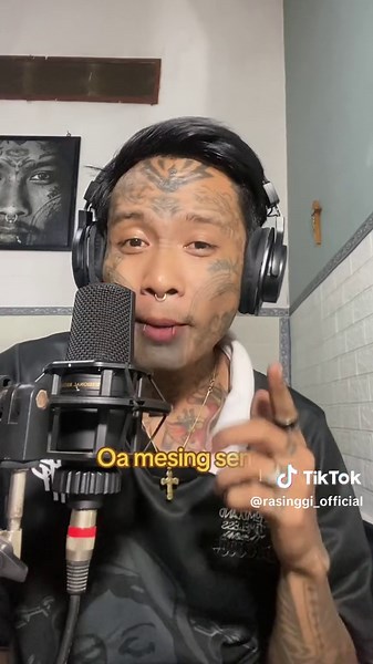 Indonesian Folk Song Compilation - Lina Wuran 🌻