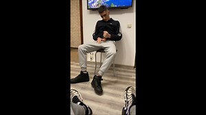 A DUDE JERKING IN FRONT OF A FRIEND (BIG CUMSHOT)