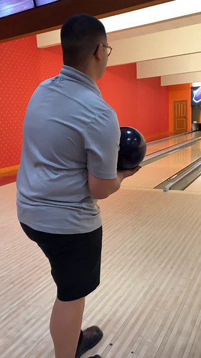 @stormproducts typhoon is too good😤 • • • • #bowling #bowlingtime #bowlingalley #bowlingball #bowlingfun #strike #spare #relentless #2hander #instagram #insta #reels #instagramreels #turbo #dexter #ctd #instalike #trending #reelsvideo #regional #볼링 #ボウリング #保龄球🎳 #southpointproshop #southpoint #driven2bowl | Daryus Alo