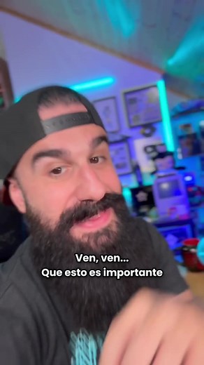 Copiar y pegar proyectos de cursos en tu GitHub NO es tener un portafolio. 🚫 Un buen portafolio demuestra cómo piensas, cómo resuelves problemas y qué valor puedes aportar como desarrollador. 💻 Crea proyectos propios que cuenten una historia y muestren lo que realmente sabes hacer. 🚀 #programador #programacion #consejos #github #portafolio