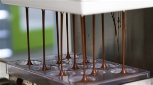 From bean to bar, Chomp! chocolate in Salem does it all. The surprise? It’s completely vegan
