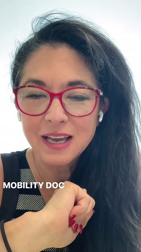 13K views · 100 reactions | I’m giving you my favorite book GUIDE TO THRIVE: 4 steps to BODY, BRAINS & BLISS free!! CLICK THE LINK IN MY BIO!!! . #women #thrive #freebook #strategicplan #healthspan #menopause #perimenopause #education #doctor | Dr Vonda Wright | Facebook