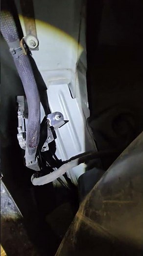 Mercedes ML 320 Engine control module location. #ecm #engine #ml #mercedes #youtubeshorts #fbreels