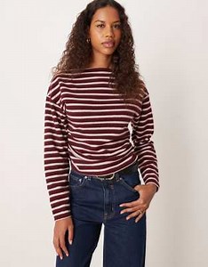 ASOS DESIGN – Vinröd, randig, baraxlad topp med indragen detalj och borstad finish | ASOS