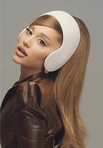 Ariana Grande — Motive Visuals & Positions Style Breakdown