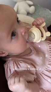 can’t wait to put some bone broth in here for her and start our solids journey! 🥹🍌🥑 🎥✍🏼 - @emdavies___ | Haakaa