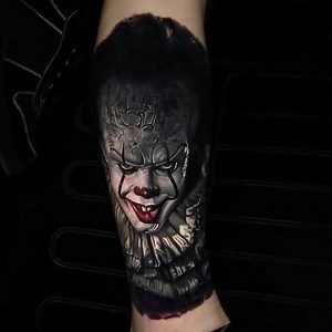 This Pennywise tattoo is incredible... By Nikko Hurtado | LADbible