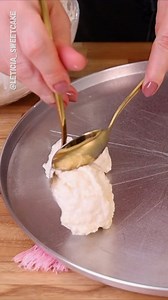 107K views · 611 reactions | 500g de polvilho AZEDO 2 colheres (chá) de sal | 12g ½ xícara de (chá) de óleo | 120ml ½ xícara de (chá) de água | 120ml 1 ovo 300ml de água 200g de queijo prato ralado ou mussarela ou minas padrão ou meia cura ou pode misturar os queijos da sua preferência. ● Forno 180°C por 40 - 45 minutos ou até dourar ● XÍCARA DE CHÁ [MEDIDA PADRÃO] CAPACIDADE LÍQUIDA DE 240ML | Letícia Sweet Cake | Facebook