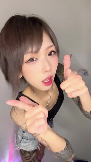 和彫り女子の美しい刺青デザイン