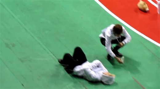 anyone getting worked up over a single picture of vmin’s impromptu ass play,and calling it fan service,clearly hasn’t been exposed to the full scope of 2017 vmin
