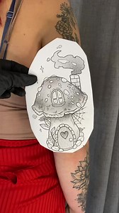 ▪️Darja hat auch eins ihrer Wannados verwirklichen können und das Ergebnis kann sich für eine Anfängerin mehr als sehen lassen. 🍄🌳🖤 Darja lernt gerade das Tätowieren und hat noch Kapazitäten im Oktober und November. Schreibt uns gerne eine PN wenn ihr Interesse an einem Termin bei ihr habt. | Jane Doe Tattoo