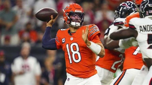 HIGHLIGHT: Caleb Williams finds DeAndre Carter for 14-yard gain