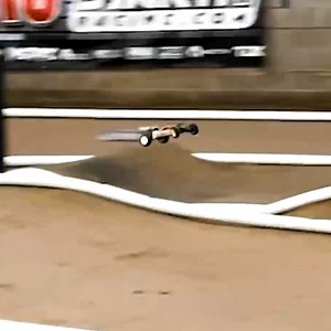 Jake Thayer/Wrench Sessions comes out swinging 💪 with his Factory 1up Racing Team Associated B6.4D taking a Round 1 TQ in 17.5 2wd at the Hobby Action RC Raceway Desert Classic! . . #Pick1up #1upRacing #ProDuty #1upRC #rccars #rc #rcracing #rchobbies #WeAreAE #rcparts #racing #radiocontrol #remotecontrol #hobby #forgedcarbon #aluminum #performance #drivetlr #rchopups #performance #precision #details #bearings #carbonfiber #metalart #bling #titanium | 1up Racing