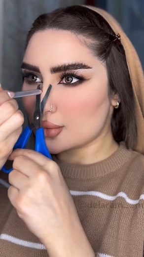 Amazing easy nose 👃🏼 contouring technique. 😱 Have you ever tried contouring your nose first?? Watch, Like, Comment & Follow @makeupbeautyhub #nosecontour #contouring #melaninbeauty #beatface #brownskingirl #makeuptutorial #makeupforblackwomen #makeupvideo #makeuplover #makeupartist #glam #bake #melaninpoppin #melaninmakeup #blackgirlsrock #makeupjunkie | Richa Gupta