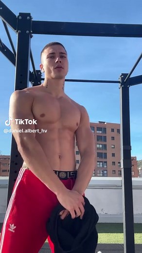 Big Boy in Boxers: Muscular and Sexy Men