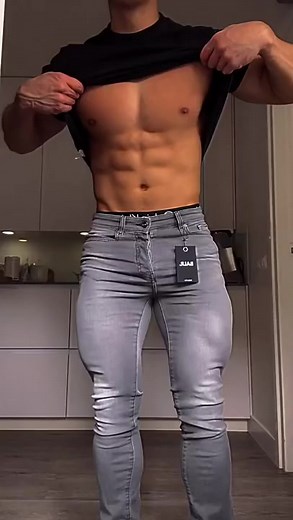 79K views · 3.4K reactions | #handsome #hunk #gym #fit #sexy #fitness #bodybuilding #bodybuilder #workout #gymmotivation #gymrat #gymtime | 퐇퐚퐧퐝퐬퐨퐦퐞 퐅퐢퐭퐧퐞퐬퐬 퐌퐚퐥퐞 | Facebook