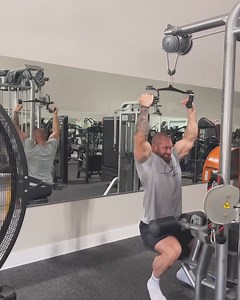6.4K views · 33 reactions | Sunday Superset, semi supinated pull downs + chest supported dumbbell rows Finally back home and not traveling for a few weeks for the first time since Olympia prep. Very much looking forward to kicking my own ass in the gym and not being a Skinny B? #cbummotivation #cbumfitness #chrisbumstead #gym #workout | Bodybuilding Pro | Facebook