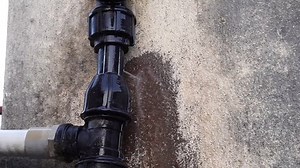 Die Lecks auf der Rohrleitung Größe: Stockvideos & Filmmaterial (100 % lizenzfrei) 1009401770 | Shutterstock