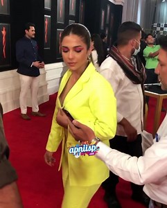 2.8M views · 8.7K reactions | Actress Sonya Hussyn arrived at Hum Style Awards red carpet ✨ | ApniISP.Com | Facebook