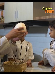 835K views · 13K reactions | Telur terbesar dari burung unta kita masak? Mecahin cangkangnya perlu dibor dulu baru bisa terbuka! Mana semangkok full #irfanhakim #dehakims #ostrich #ostrichegg #telur #resepsimple #viralchallenge #masterchefindonesia #resepviral #reseprumahan #Alhamdulillah #animallover #eggs | Irfan Hakim | Facebook