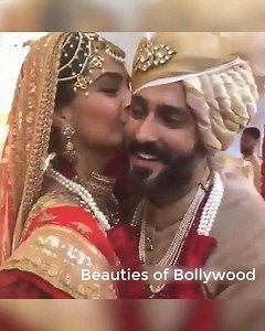 497K views · 3.2K reactions | unsean moments Sonam and Anand's second Wedding Anniversary today.. Karisma hitting the dance floor with little girl Samiera, Rhea, Jacqueline, Varun Dhawan, Shikha Talsania and loads of other return snapshots of Sonam Kapoor and pati parmeshwar Mr Anand Ahuja朗 | Beauties Of Bollywood | Facebook