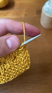 Sl1p - slip the first stitch purlwise with the yarn in front #knitting | Annaplexis | Facebook