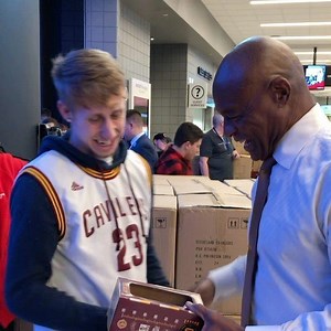 What better way to get a Mr. Cavalier bobblehead when entering @rmfieldhouse than from the @cavs legend himself! #BeTheFight | FanDuel Sports Network Cleveland