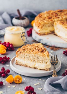 Bee Sting Cake (German Bienenstich) | Vegan