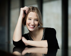 Žena za pultem, ale dirigentským. Diktátorskému vedení orchestrů odzvonilo