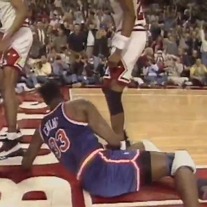 ‪🏀 Hace poco recordamos el regreso de #MichaelJordan; hoy es momento de traer a la memoria la imponente autoridad de aquellos #ChicagoBulls 😱👏🏽👏🏽👏🏽‬ | Kary Correa
