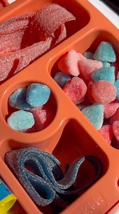 This is your sign to make a snackle box for your next movie night 👀 #pushpop #pushpopcandy #candylover #snacklebox #candygram #sweettreat | Push Pop