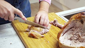 Hel kalkun på nyttårsaften? Anita, Hjemmets egen matekspert, viser deg hvordan du skjærer den pent opp. | Hjemmet