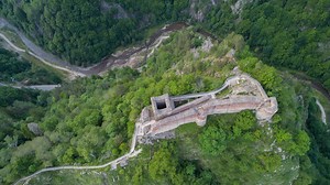 Cetatea Poenari de pe Transfăgărășan. Cum ajungi și câte trepte trebuie să urci până la cetate