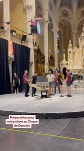 L’équipe se prépare pour leurs numéros au @cirquededemain du 23 au 26 janvier à Paris. #cirque #festivalcirquedemain #machinedecirque #basculerotative | Machine de Cirque