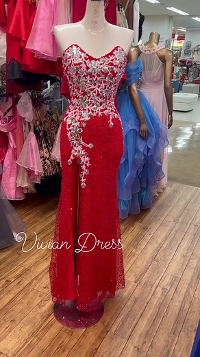#fullybeaded #elegantdress#redlonggown#sparklydress#longgown#dress#¥15000freedelivery | Vivian Dress | Facebook