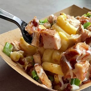 It ain’t easy being mac and cheesy 🧀 VIEW MAC BOWLS https://billysimsbbq.com #billysimsbbq | Billy Sims BBQ