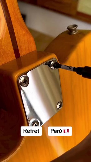 Refret de Fender Telecaster 1952 en Lima, Perú