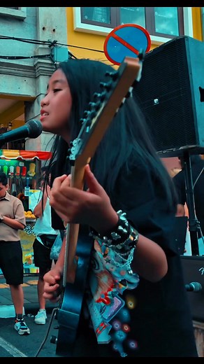 94 reactions · 7 comments | Talented 10 year old Thai girl Ployfun Singing for her fans. #viral #concert #busker #ployfun #trend | Stan Veljkovic | Facebook
