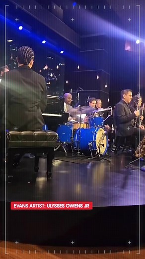 Let’s all give a hand for this stick-free solo from Ulysses Owens Jr. | EVANS Drumheads