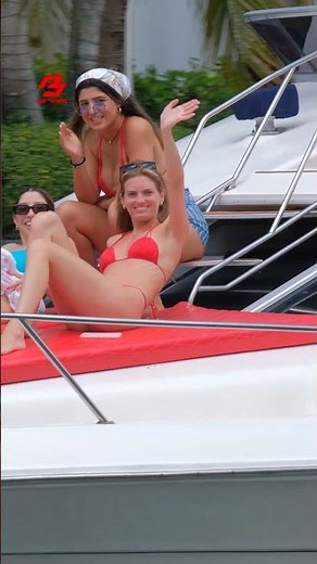 A G-string bikini 🌊🎤👋 "Cool on the Water": Lady Waves and Shows Off on Her Yacht at Haulover Inlet
