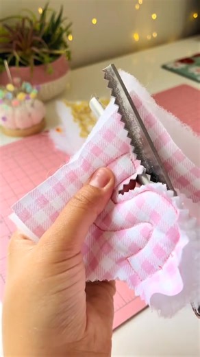 3K views · 24 reactions | ✂️  Video by hajar.handmade Scissors: https://quiltingcrafthub.com/collections/quilting-scissors/products/quilting-scissors-for-zig-zag-sewing-cut #quilting #sewing #diyswing #fabriccutting #pinkingShears #handmadewithlove #scissors | Quilt Patterns PDF | Facebook